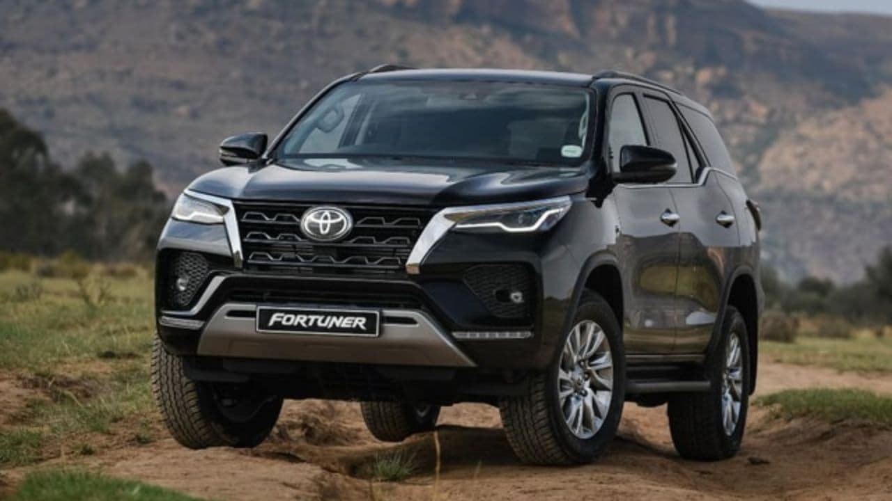2026 Toyota Fortuner: వచ్చేస్తోంది కొత్త ఫార్చూనర్.. రోడ్లపై రచ్చ చేయడానికి సిద్ధం..!