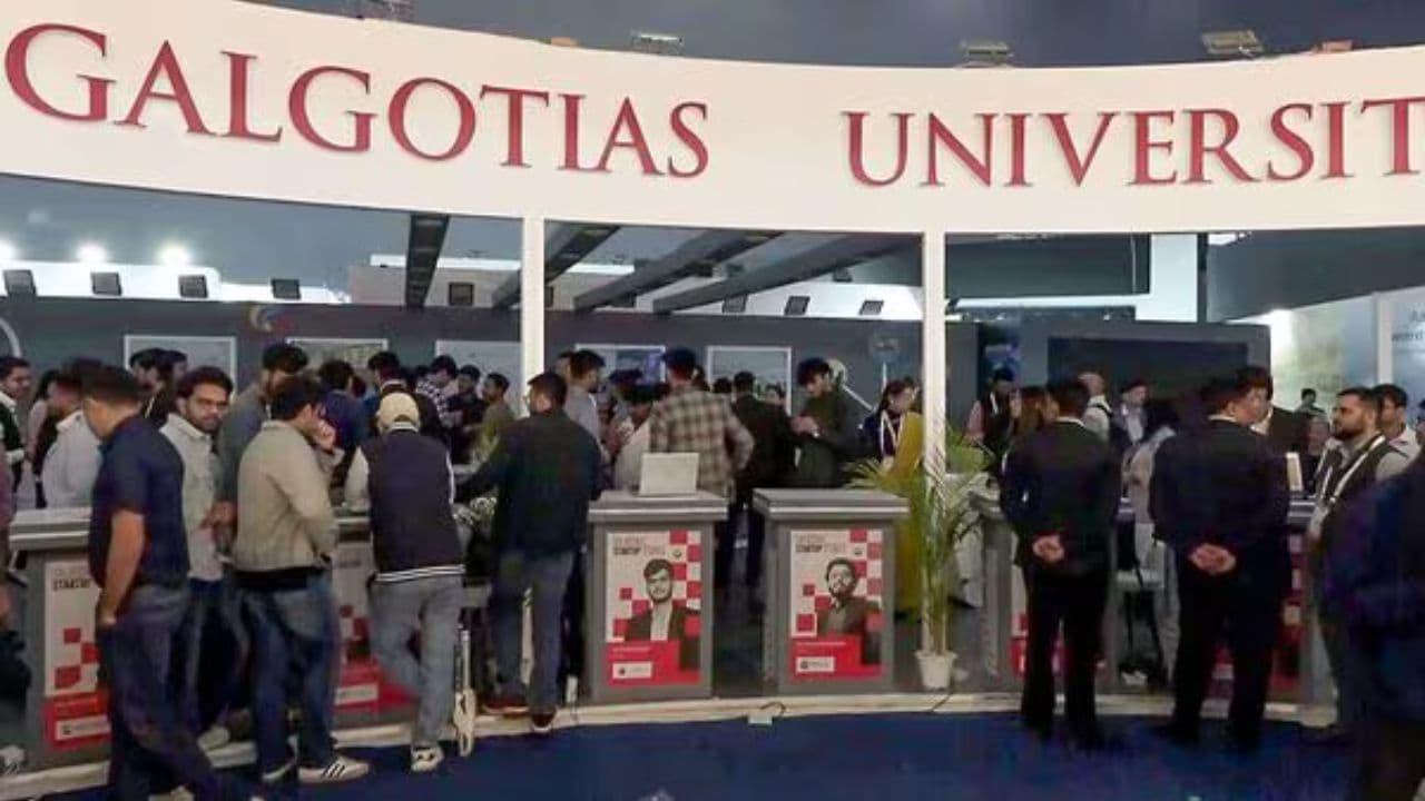 Galgotias University: గాల్గోటియాస్ 'రోబో డాగ్' వెనుక అసలు కథ ఏంటి? యూనివర్శిటీ యజమాని ఎవరు?