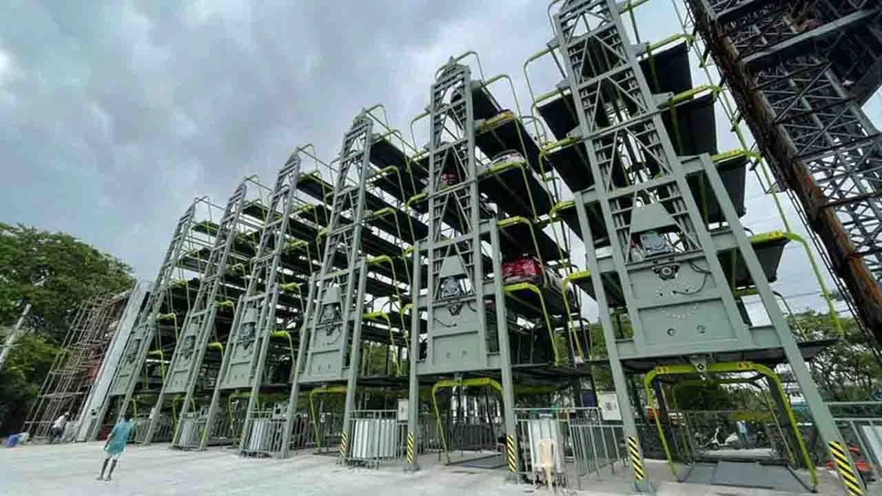 Smart Parking in Hyderabad: భాగ్యనగర వాహనదారులకు గుడ్ న్యూస్.. ఇక పార్కింగ్ టెన్షన్ లేదు, యాప్తో స్లాట్ బుకింగ్!