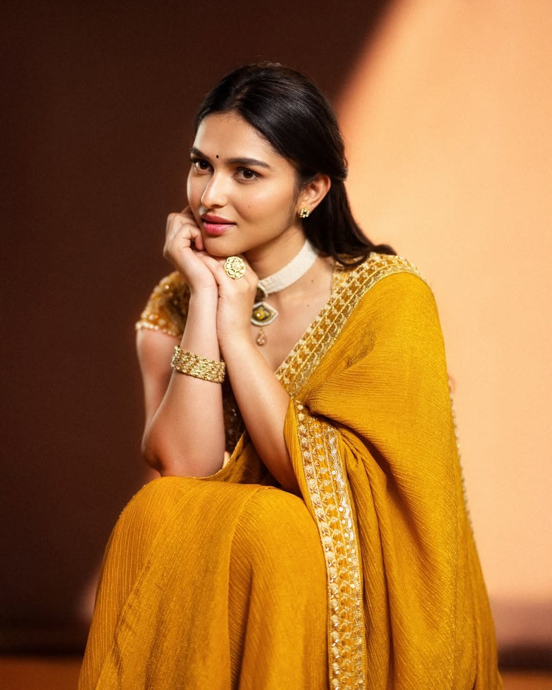 Kayadu Lohar: కయాదు లోహర్ అందాల ఆరబోత.. ఫొటోలు