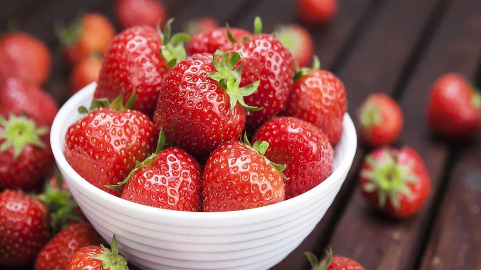 Strawberry Benefits: శీతాకాలంలో స్ట్రాబెర్రీలు తింటే అద్భుతమైన హెల్త్ బెనిఫిట్స్!