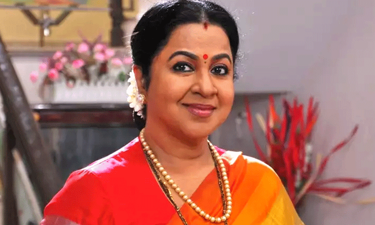 Radhika: అస్వస్థతకు గురైన రాధిక శరత్ కుమార్.. ఆందోళనలో ఫ్యాన్స్