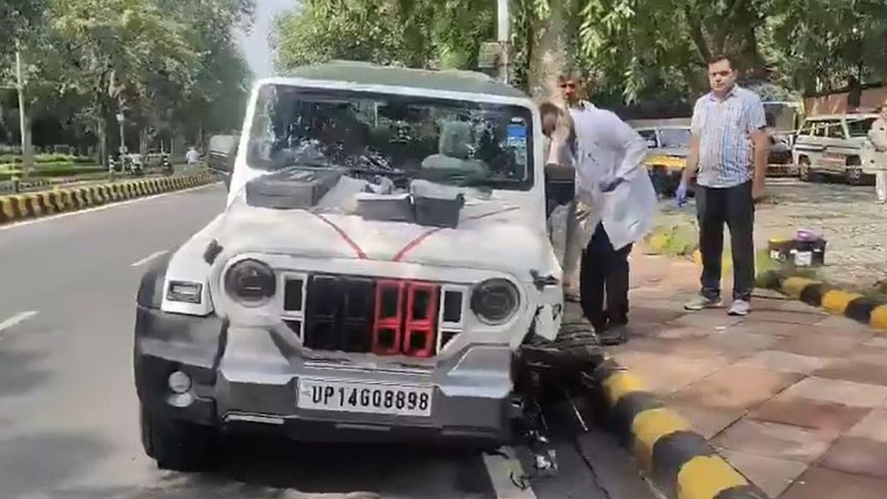 Delhi: రాష్ట్రపతి భవన్ వద్ద దూసుకెళ్లిన కారు.. ఒకరు మృతి